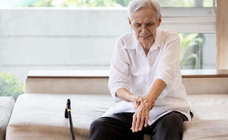 senior with gout attact